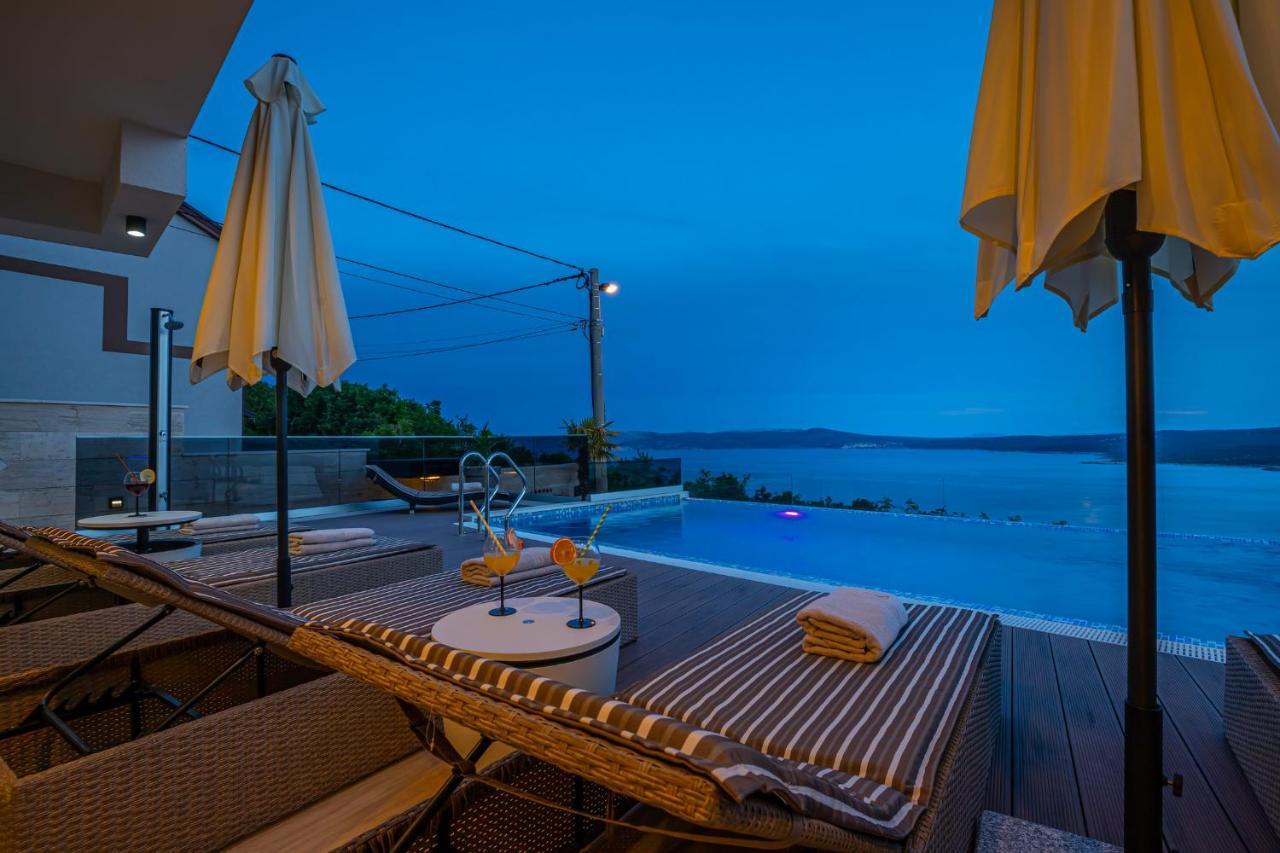 Villa Marassi With Heated Pool, Hot Tub And Sauna Цриквениця Екстер'єр фото