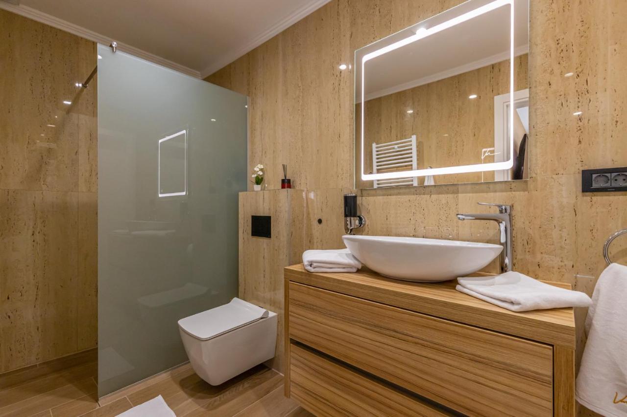 Villa Marassi With Heated Pool, Hot Tub And Sauna Цриквениця Екстер'єр фото