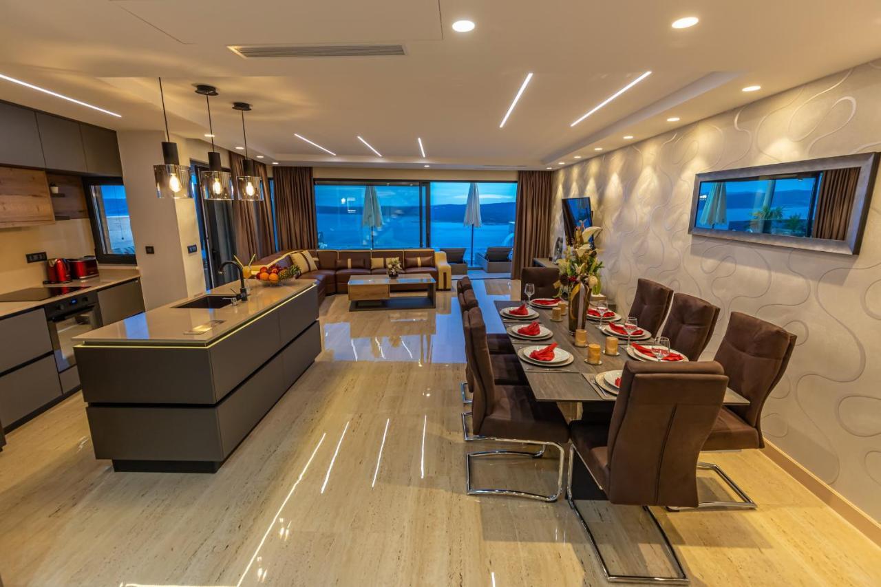 Villa Marassi With Heated Pool, Hot Tub And Sauna Цриквениця Екстер'єр фото