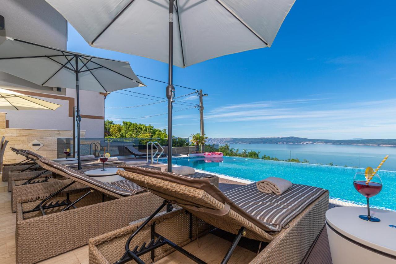Villa Marassi With Heated Pool, Hot Tub And Sauna Цриквениця Екстер'єр фото